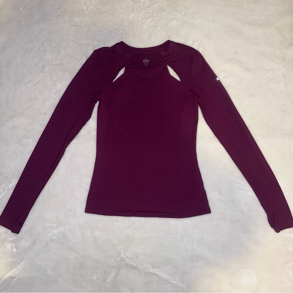 Alo Yoga Wine Purple Mantra Keyhole Long Sleeve Top Size XS